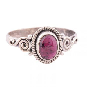 OVAL LEAF SIDE GARNET RING